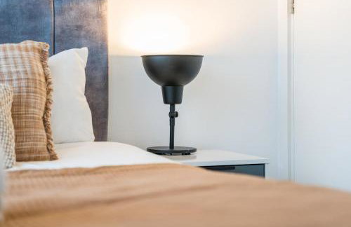 High-Rise Luxury 2-Beds and 2-Baths - Central - Relocation, and Family Friendly - Foto 27