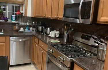 Luxury Oasis Home w/Pool Near CSUN-6 Guests - Foto 11