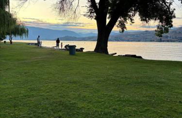 Lakeside luxury with hot tub and pool - Foto 69