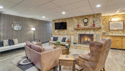 Cozy, Pet-Friendly Retreat in Hickory with Fire Pit! - Photo 2