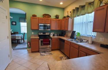 Spacious 5 bdrm 4 bth pool home, game room New Year special close to Disney, Epic Universe Spring Break Special - Foto 9