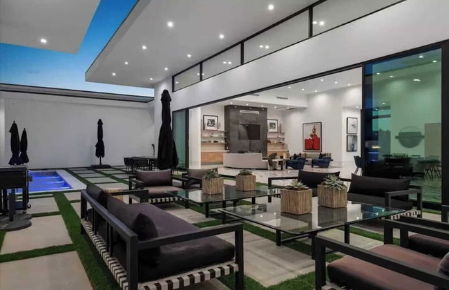 Sleeps 20 7-bedroom Villa w/ Pool, Putting Green & Hot Tub Bravo Villa #11 by Avantstay - Foto 17