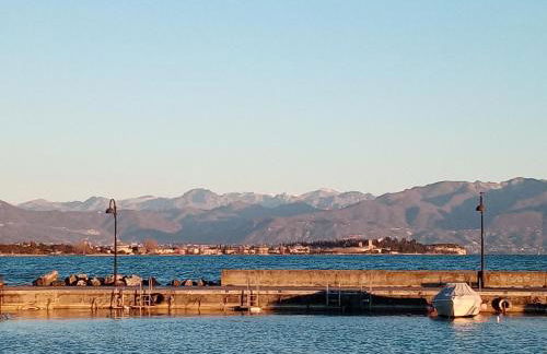 Mosaici Sunrise - lake front apartment with beautiful view - Foto 47