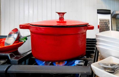 The Golden Parlor- Historic Victorian, Hot Tub - Foto 37