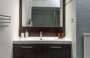 Relux Sea View 2 Bedroom Apartment by BluPine - Photo 38