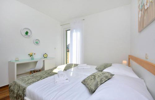 Villa Authentica with Heated Pool - Foto 37