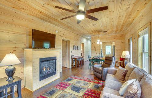 Pet-Friendly Boone Cabin with Mtn Views and Hot Tub! - Foto 3