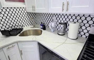 Newly Renovated 2B 2BA apt! mins to PATH & NY! - Foto 8