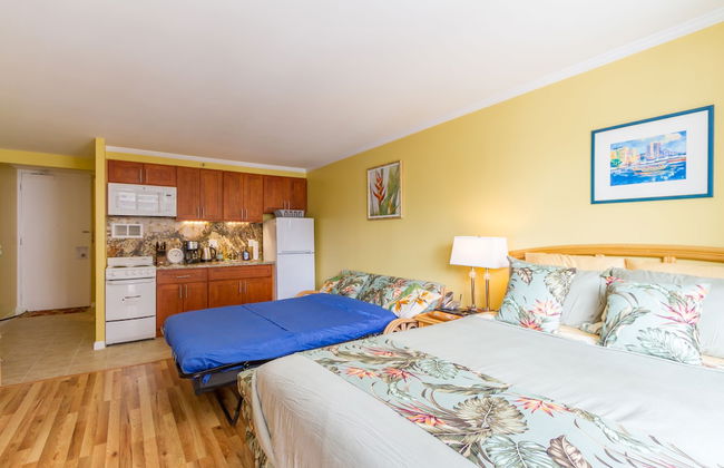 Tropical Studios at Marine Surf Waikiki - Photo 6