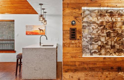 Cabin Masterpiece on Private Lake 3 bedroom - Foto 25