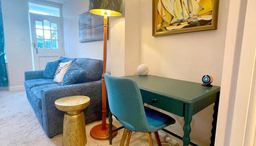 Stylish cottage in vibrant riverside village - Foto 3