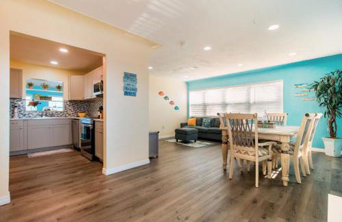 Lovely vacation home 1 block from beach & downtown Gulfport - Foto 1