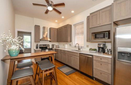 Cityscape Escape - Local Eateries - Foto 15