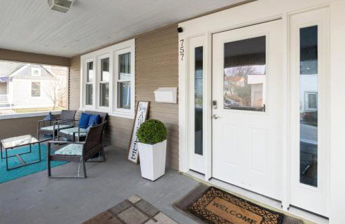 5 Bedroom 3200 Sq Ft House for Downtown Travelers - Photo 2