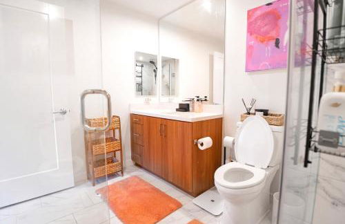 Heart of North Hollywood 2 bed Apt FREE parking, hot tub, pool, gym - Foto 19