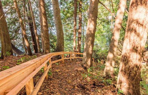 Waterfront Retreat with Fireplace, Hot Tub & Sauna - Foto 36