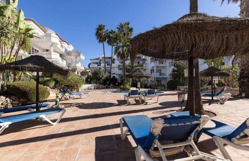 Stylish Penthouse Duplex at Matchroom Country Club - Photo 16