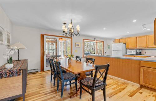 Lovely House 5 Min to Beach with Deck Grill and Garage - Foto 9