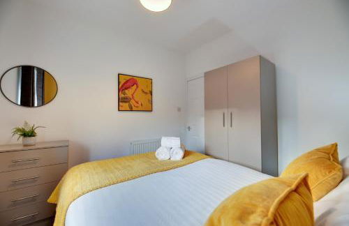 Brandon Grove Stay Sleeps 6 by Week2Week - Photo 17