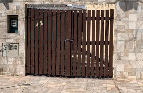 Casa para até 10 pessoas com 2 banheiros, 1 quente - Foto 26