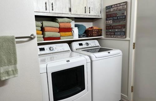 Cheerful 3 Bedroom on a Park 10 Miles from Eugene - Foto 17