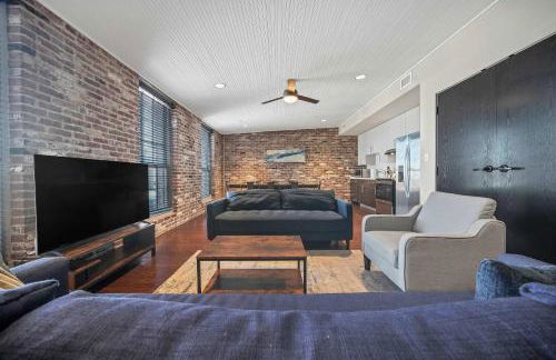 Ideal Spot Near 4th Street Live & Local Dining - Foto 12