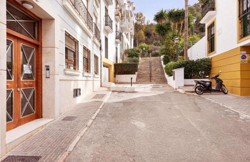 Piscina, patio privado y aparcamiento - Foto 28