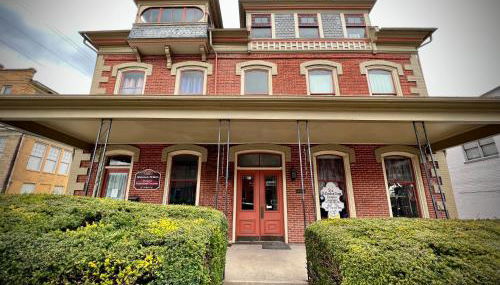 Historic, Stylish Getaway 2 blocks from Waterfront - Foto 3