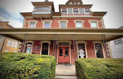 Historic, Stylish Getaway 2 blocks from Waterfront - Foto 3