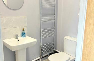 Stylish Studio 4,Weekly,Monthly stay deals,Parking,Contractors,NHS staff,Families,Relocators, nr Sandwell hosp - Foto 18