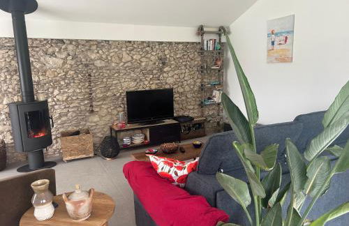 Charmante Maison Rénovée Proche Plage et Forêt avec Jardin - FR-1-652-57 - Foto 13