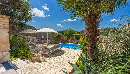 Villa Cocoon - Vacation Home with Heated Pool & Garden - Foto 4, sunbed, Garden view