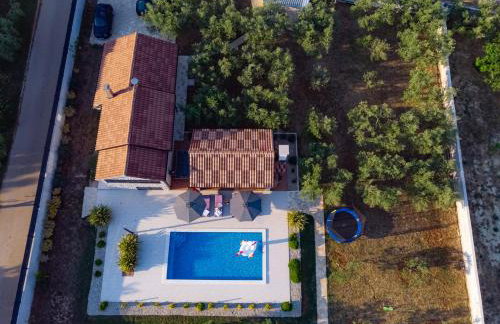 Villa Lorema-pet friendly on 5000 sqm garden,pool, jacuzzi, billiard&PS5 - Foto 47