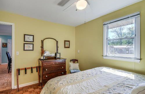 Charming Wolcott Cottage with Fire Pit and Mini Dock - Foto 15