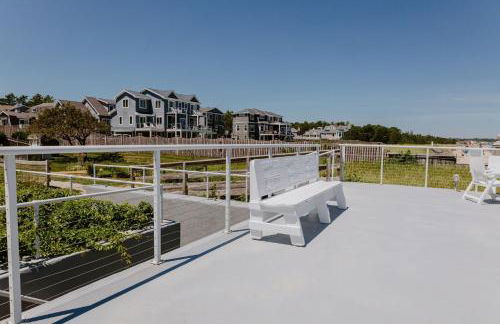 Beauty on the Beach by Bayley Vacation Rentals - Photo 41