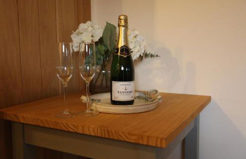 Rushmoor Retreat, Cosy with Outdoor Pizza Oven - Photo 25