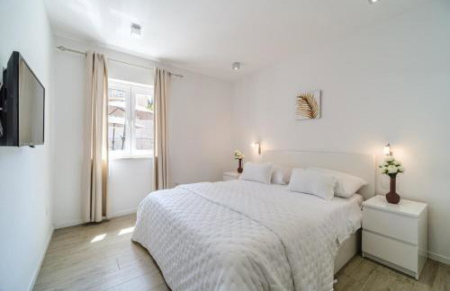 Villa TM with private heated pool, poolhouse & private garage - Photo 38