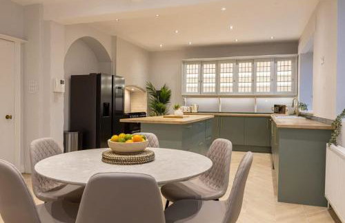 The GreyStoke Mansion With Private Grounds - Foto 11