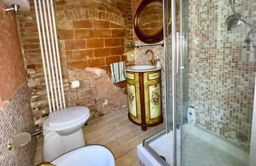 16th Century Townhouse, Large Garden Near Lake, Tuscany and Umbria - Sleeps 18 - Foto 43