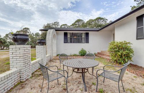 Steps to Beach Carrabelle Family Home with Patio! - Foto 3
