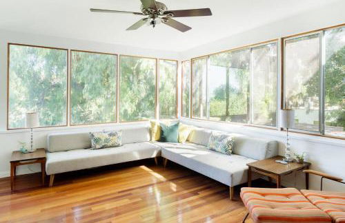 Silver Lake Mid-century Nestled in the Treetops - Foto 1
