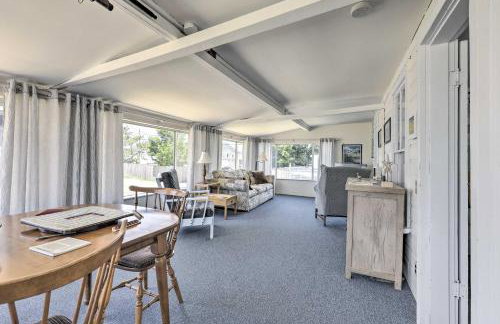 Plum Island Retreat about 1-Block Walk to Beach! - Foto 17