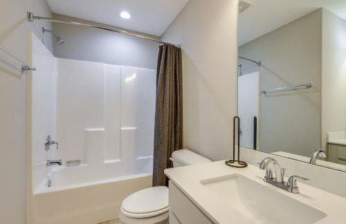 Patio with Fireplace Spacious Sharpsburg Home! - Foto 19