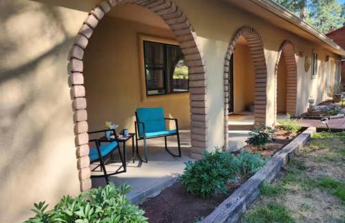 Chic Country Home in the Woods with Hot Tub - Foto 1