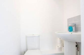 Brand-New 3-Bed Home - Liverpool - Foto 20