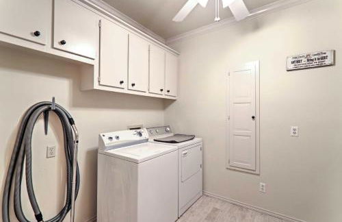 Private Pool Lakefront Harlingen Home - Foto 32