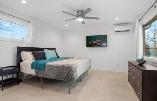 Guadalupe Bluff Modern House - Foto 25