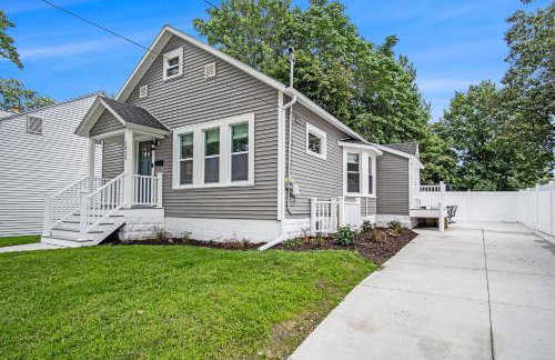 Palmer House Retreat - A Great Muskegon Getaway! - Photo 25