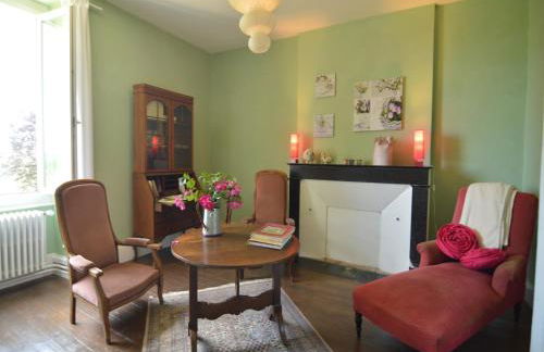 Mansion in Champvert with Pond View Terrace - Foto 8