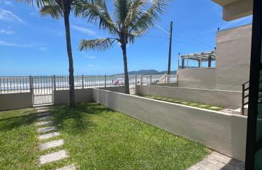 Casa na Praia Frente Mar 01 - Foto 1